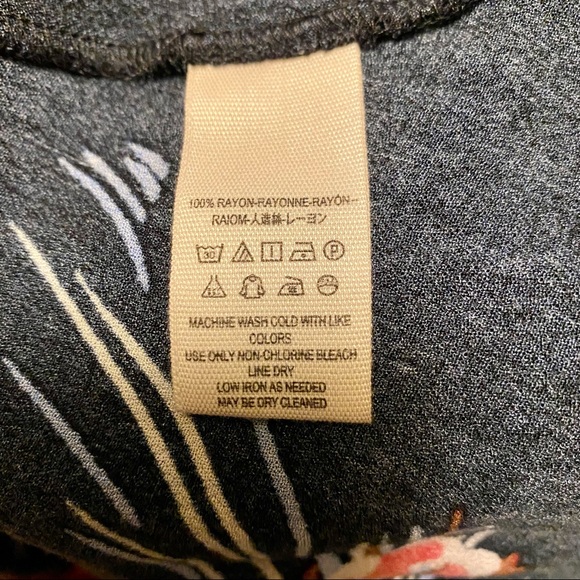 Free People sz M black v-neck wrap top - Picture 6 of 7